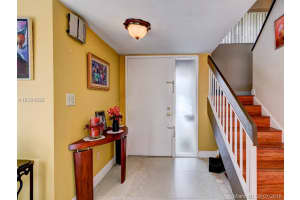 589 NW 98th Ct, Miami, FL 33172, Sold 01/11/17