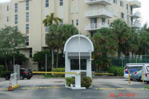 16565 NE 26th Ave #3e, Aventura, FL 33160, Sold 11/30/16
