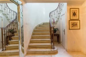 6711 Windsor Ln, Miami Beach, FL 33141, Sold 08/31/17