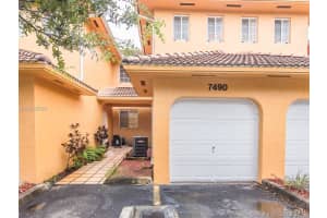 7490 NW 175th St, Hialeah, FL 33015, Sold 11/28/16