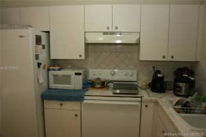 925 NW 82nd Ave, Miami, FL 33126, Sold 10/28/16