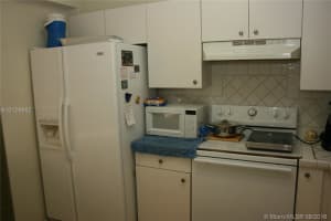 925 NW 82nd Ave, Miami, FL 33126, Sold 10/28/16