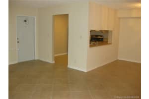 3013 N Oakland Forest Dr, Oakland Park, FL 33309, Sold 09/28/16