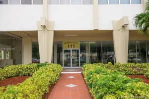111 Golden Isles Dr APT E5, Hallandale Beach, FL 33009, Sold 11/01/16
