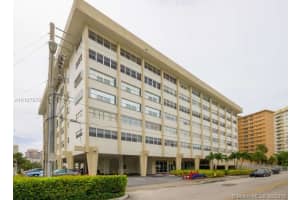111 Golden Isles Dr APT E5, Hallandale Beach, FL 33009, Sold 11/01/16