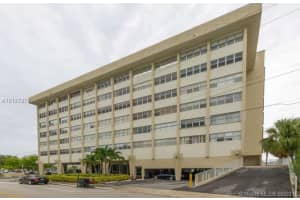 111 Golden Isles Dr APT E5, Hallandale Beach, FL 33009, Sold 11/01/16