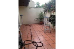19240 NW 65th Ct, Hialeah, FL 33015, Sold 11/28/16