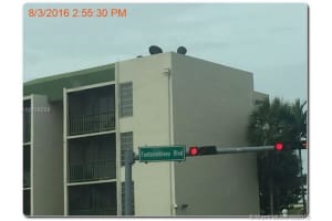 8830 Fontainebleau Blvd, Miami, FL 33172, Sold 11/28/16