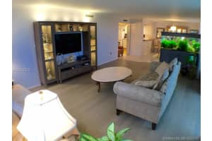 9660 W Bay Harbor Dr #5e, Bay Harbor Islands, FL 33154, Sold 04/04/17