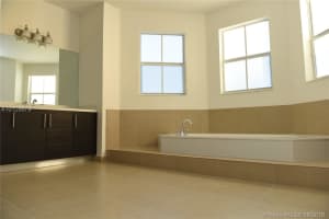 10534 NW 70th Ln, Doral, FL 33178, Sold 12/05/16