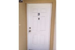 9191 Fontainebleau Blvd, Miami, FL 33172, Sold 09/26/16