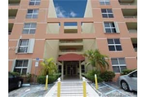 8231 NW 8th St, Miami, FL 33126, Sold 11/02/16