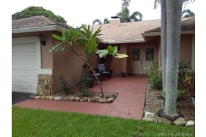 8421 SW 28th St, Davie, FL 33328, Sold 09/29/16