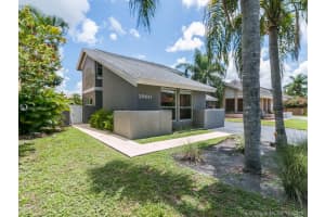 3960 SW 82nd Terrace, Davie, FL 33328, Sold 01/26/17