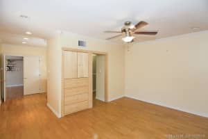 7531 Center Bay Dr, North Bay Village, FL 33141, Sold 12/02/16