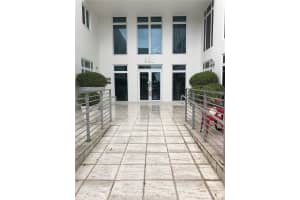 448 Ocean Dr, Miami Beach, FL 33139, Sold 12/28/16