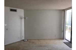 3610 Yacht Club Dr, Miami, FL 33180, Sold 08/03/17