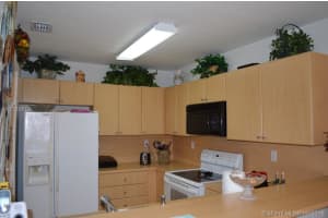 18860 NW 86th Ave, Hialeah, FL 33015, Sold 11/15/16