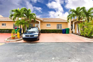 7641 NW 183rd Terrace, Hialeah, FL 33015, Sold 01/03/17
