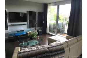8261 NW 8th St, Miami, FL 33126, Sold 11/29/16