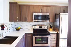 1431 SW 124th Ct, Miami, FL 33184, Sold 10/14/16