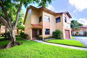 11297 SW 11 St, Pembroke Pines, FL 33025, Sold 10/13/16