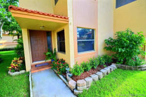 11297 SW 11 St, Pembroke Pines, FL 33025, Sold 10/13/16