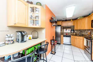 10030 Hammocks Blvd, Miami, FL 33196, Sold 10/17/16