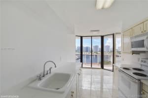 3640 Yacht Club Dr, Aventura, FL 33180, Sold 02/24/17