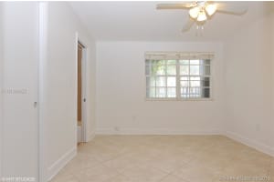345 Michigan Ave, Miami Beach, FL 33139, Sold 12/02/16