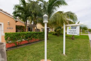 16321 SW 76th St, Miami, FL 33193, Sold 10/14/16