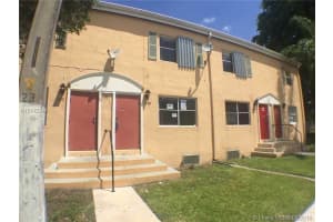 305 NW 84th St, Miami, FL 33150, Sold 10/28/16