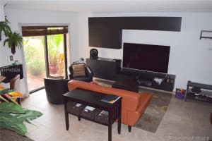 850 NW 106th Ave, Miami, FL 33172, Sold 10/25/16