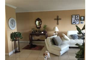 9110 Fontainebleau Blvd, Miami, FL 33172, Sold 11/30/16