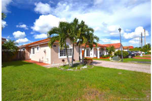 7665 NW 168th St, Hialeah, FL 33015, Sold 12/09/16