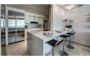 1000 South Pointe Dr # Th-A7, Miami Beach, FL 33139, Sold 04/16/18