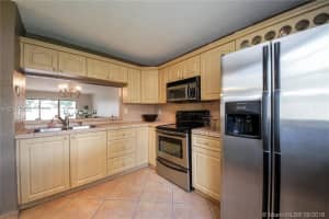 18838 NW 63rd Ct, Hialeah, FL 33015, Sold 10/31/16