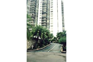 3375 N Country Club Dr, Miami, FL 33180, Sold 01/10/17