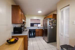 410 SE 7th St, Dania Beach, FL 33004, Sold 11/04/16
