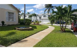920 SW 88th Terrace, Pembroke Pines, FL 33025, Sold 11/10/16