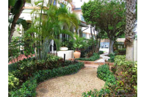 934 Michigan Ave, Miami Beach, FL 33139, Sold 11/16/16