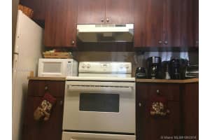7235 NW 179th St, Hialeah, FL 33015, Sold 07/25/17