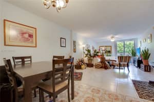 1020 Meridian Ave, Miami Beach, FL 33139, Sold 01/23/17