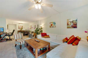 1020 Meridian Ave, Miami Beach, FL 33139, Sold 01/23/17