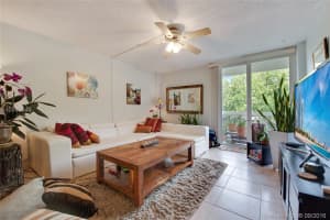 1020 Meridian Ave, Miami Beach, FL 33139, Sold 01/23/17