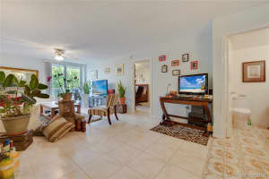 1020 Meridian Ave, Miami Beach, FL 33139, Sold 01/23/17