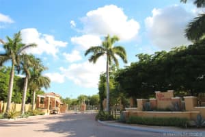 8510 NW 141st Ln, Miami Lakes, FL 33016, Sold 11/28/16