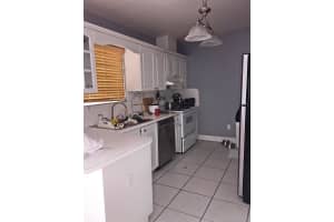17225 NW 71st Pl, Hialeah, FL 33015, Sold 11/09/16