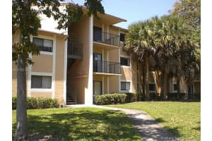 350 Palm Cir W, Pembroke Pines, FL 33025, Sold 11/04/16