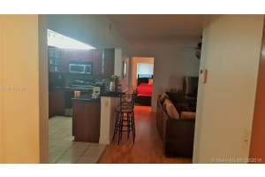 350 Palm Cir W, Pembroke Pines, FL 33025, Sold 11/04/16